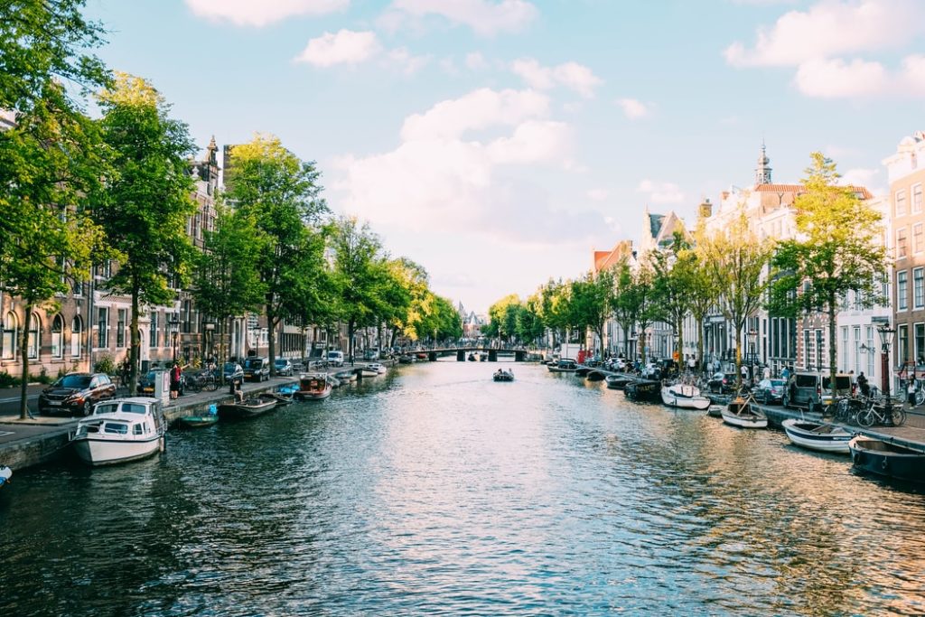 Guide to Contracting in the Netherlands